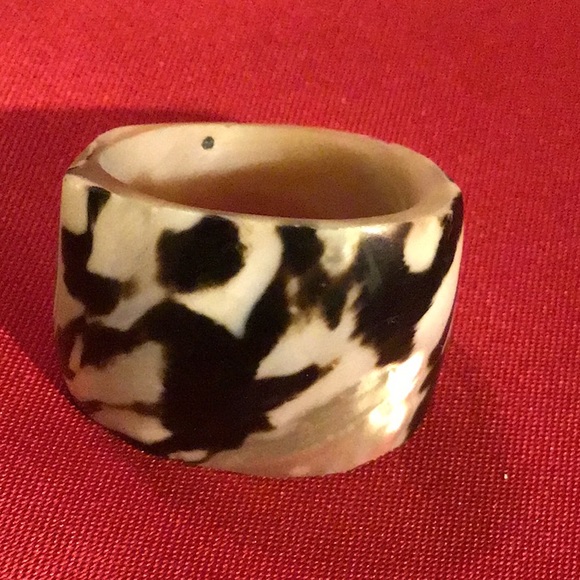 Abstract Shell Ring - Picture 2 of 3